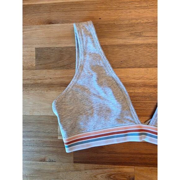 Colsie Triangle Bralette Size Medium Gray with Rainbow Band Wireless Lounge Bra - Picture 2 of 6